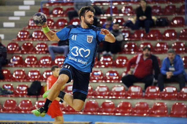 Alin Campan (CS Minaur) in timpul partidei de handbal masculin dintre CS Minaur si ACS Avram Iancu Arad in cadrul etapei cu numarul noua din Divizia A, seria B. PAUL URSACHI / UPFOTO