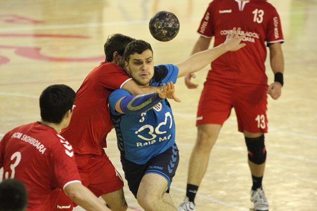 Partida de handbal masculin dintre CS Minaur si HCM Sighisoara in cadrul etapei cu numarul 11 din Divizia A, seria B. PAUL URSACHI / UPFOTO