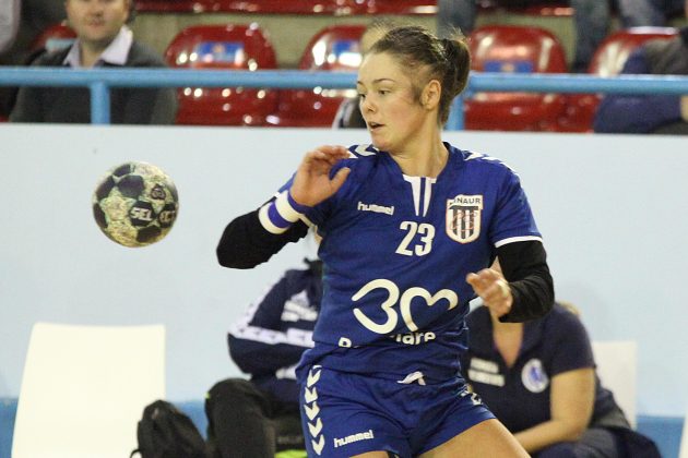 Partida de handbal feminin dintre CS Minaur si Crisul Chisineu-Cris din etapa a saptea a Diviziei A. PAUL URSACHI/UPFOTO